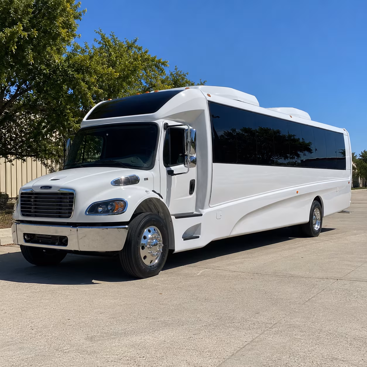 morgantown 28 passenger minibus