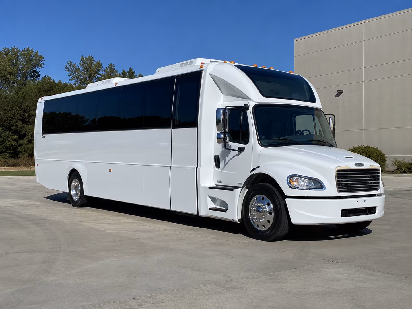 morgantown 28 passenger party bus